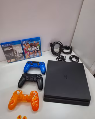 Playstation 4 Slim , accessoriata