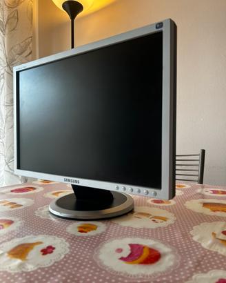 Monitor Samsung SyncMaster 940NW 19" LCD VGA