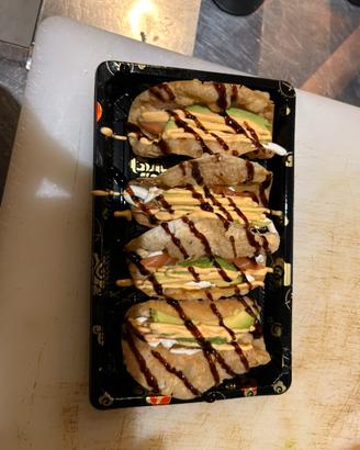 Sushi chef ( maki man )