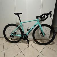 Bianchi Infinito Carbon - 105 di2 - Powermeter