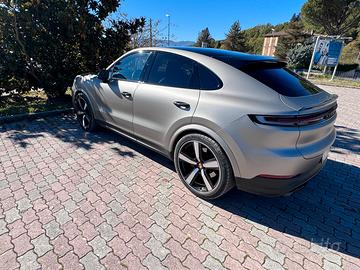 PORSCHE CAYENNE  S COUPE’ TECHART
