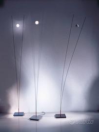 Lampada da terra Ilios di Ingo Maurer