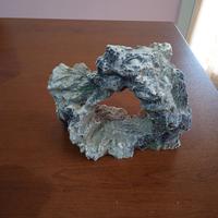 mangiatoia per pesci e pietra per acquario 