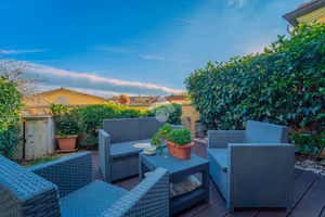 VILLA A SCHIERA CENTRALE A OLBIA