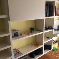 Libreria con scrivania incorporata