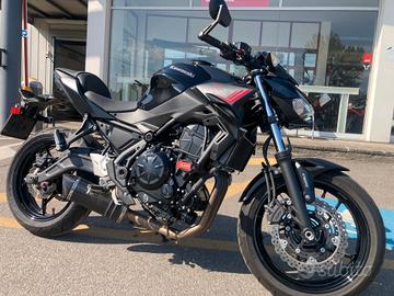 Kawasaki Z 650 sport + scarico completo e accessor