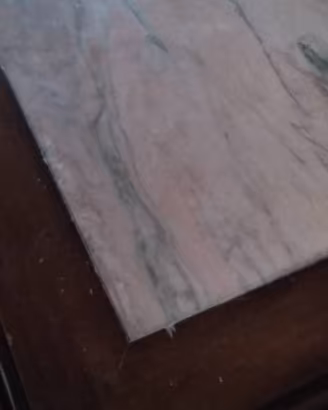 tavolo con marmo rosa con ventura 