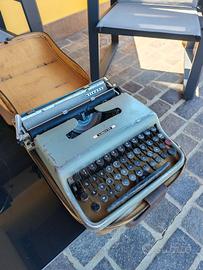Lettera 22 macchina da scrivere