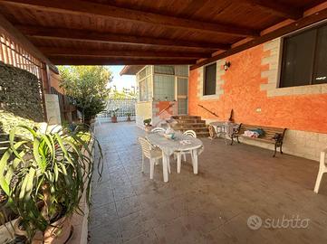 VILLA A SCHIERA A BARLETTA