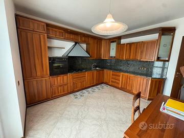 Cucina in legno classica