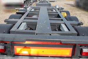 Semirimorchio portacontainer Merkel