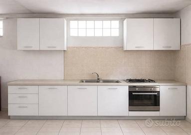 CUCINA LINEARE 340 CM CON ELETTRODOMESTICI INDESIT