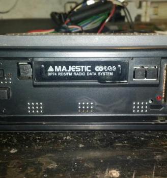 Stereo auto MAJESTIC DP 74RDS/FM