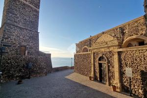 2 LOCALI A CASTELSARDO