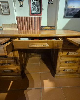 Scrivania da ufficio in massello di legno 