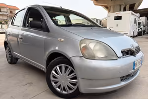 Toyota Yaris 1.0i 16V cat 5 porte Sol