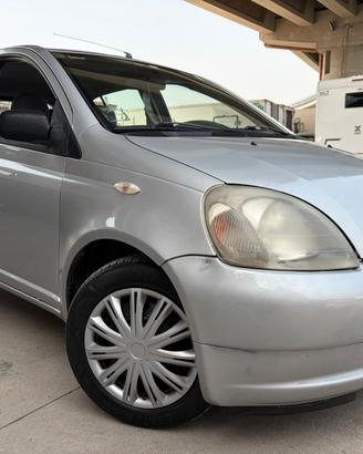 Toyota Yaris 1.0i 16V cat 5 porte Sol