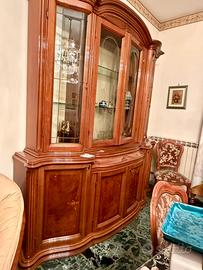 Sala da pranzo completa