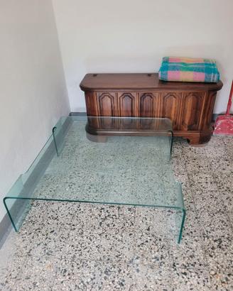 Tavolino in cristallo curvato
