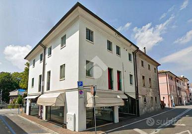 NEGOZIO A MONTEBELLUNA