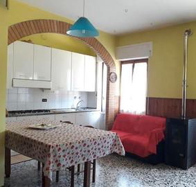 Bilocale lungo la Valdaso 