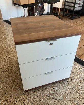Mobiletto con 3 cassetti