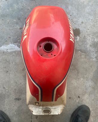 Serbatoio Yamaha RD 350 da restaurare