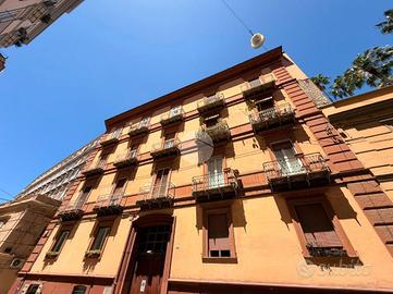 3 LOCALI A NAPOLI
