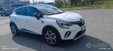 Renault Captur full- Hybrid  2023 semi nuova