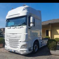 Trattore stradale DAF xf 106