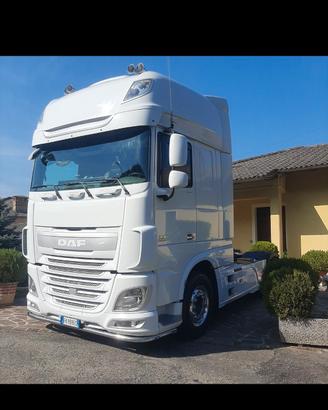 Trattore stradale DAF xf 106