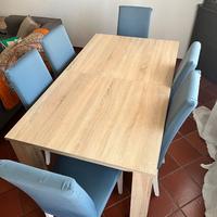 Tavolo allungabile + 6 sedie con copertura