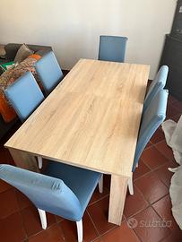 Tavolo allungabile + 6 sedie con copertura