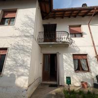 Casa accostata con ampio terreno