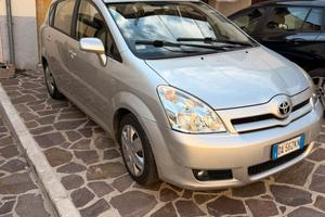 Toyota corolla verso 2006