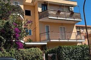 Appartamento Ladispoli con due balconi