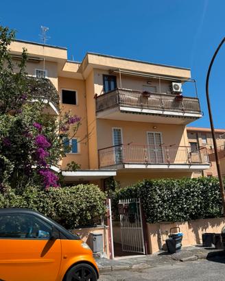 Appartamento Ladispoli con due balconi