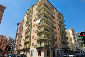 AMPIO QUADRIVANI - adiacenze Viale Virgilio