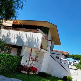 Villino con giardino Lavinio Mare