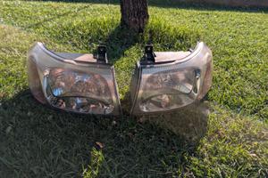 FARi FANALE ANTERIORE SINISTRO e DESTRO Ford Trans