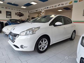 Peugeot 208 AUTOMATICA TETTO/NEOPATENTATI
