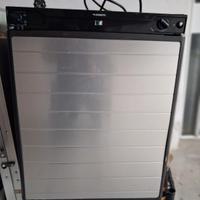 Frigorifero trivalente Dometic