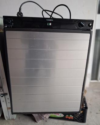 Frigorifero trivalente Dometic