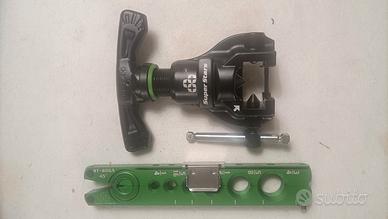 Cartellatrice per tubi in rame