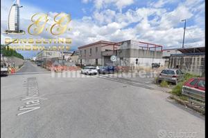 Capannoni commerciale in costruzione a Napoli