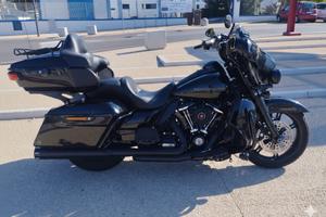 Harley Davidson Ultra Limited Total Black