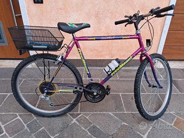 Mountainbike con cestino FREEMOUNT