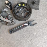 ruotino scorta Mercedes con pompa di gonfiaggio