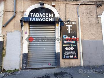 Via Vittorio Emanuele II - Negozio Angolare