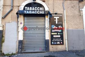 Via Vittorio Emanuele II - Negozio Angolare